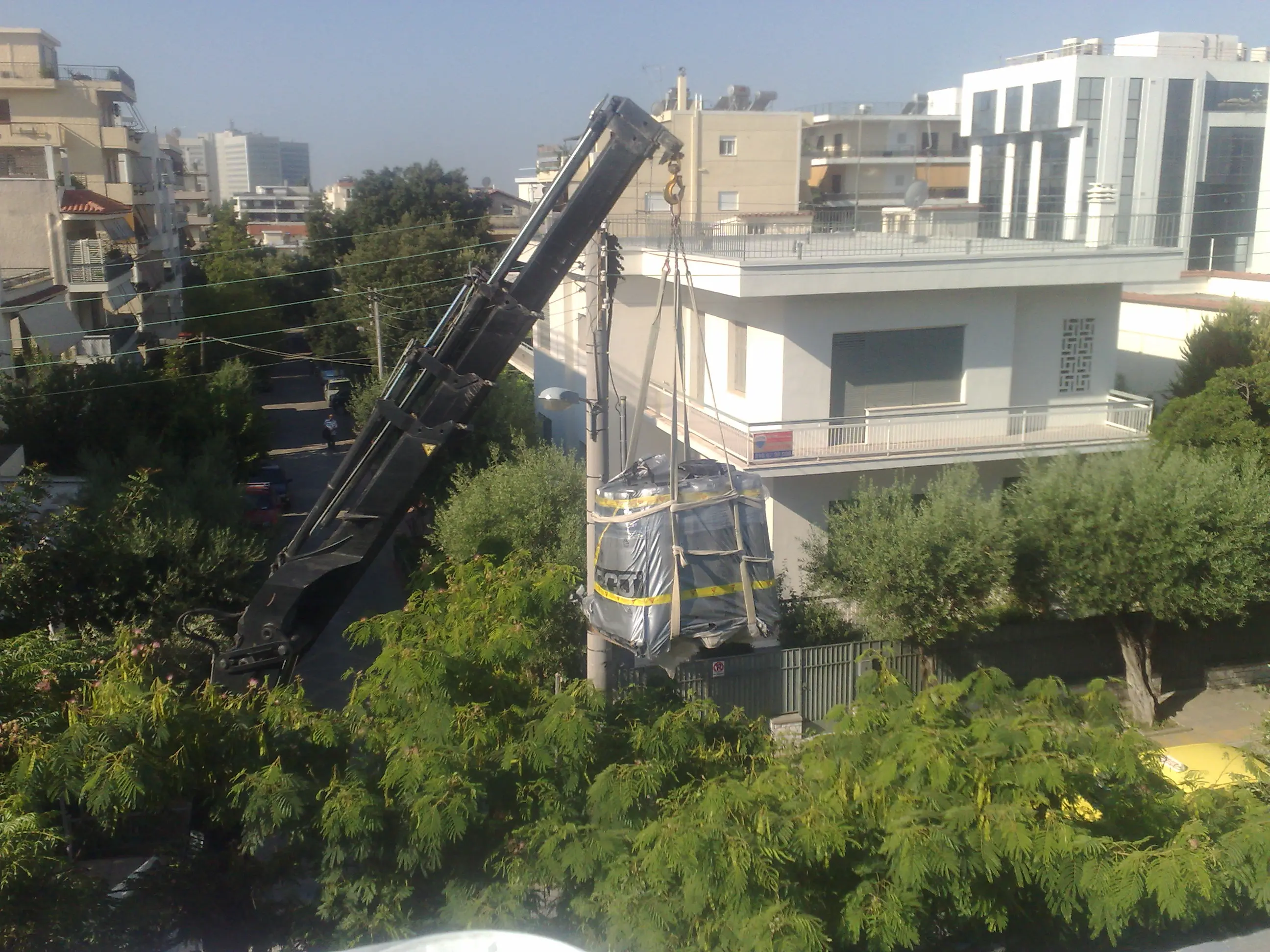 Ανύψωση υλικών με γερανό