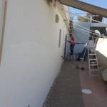 εφαρμογή παστώδη σοβά πάνω στην πρόσοψη