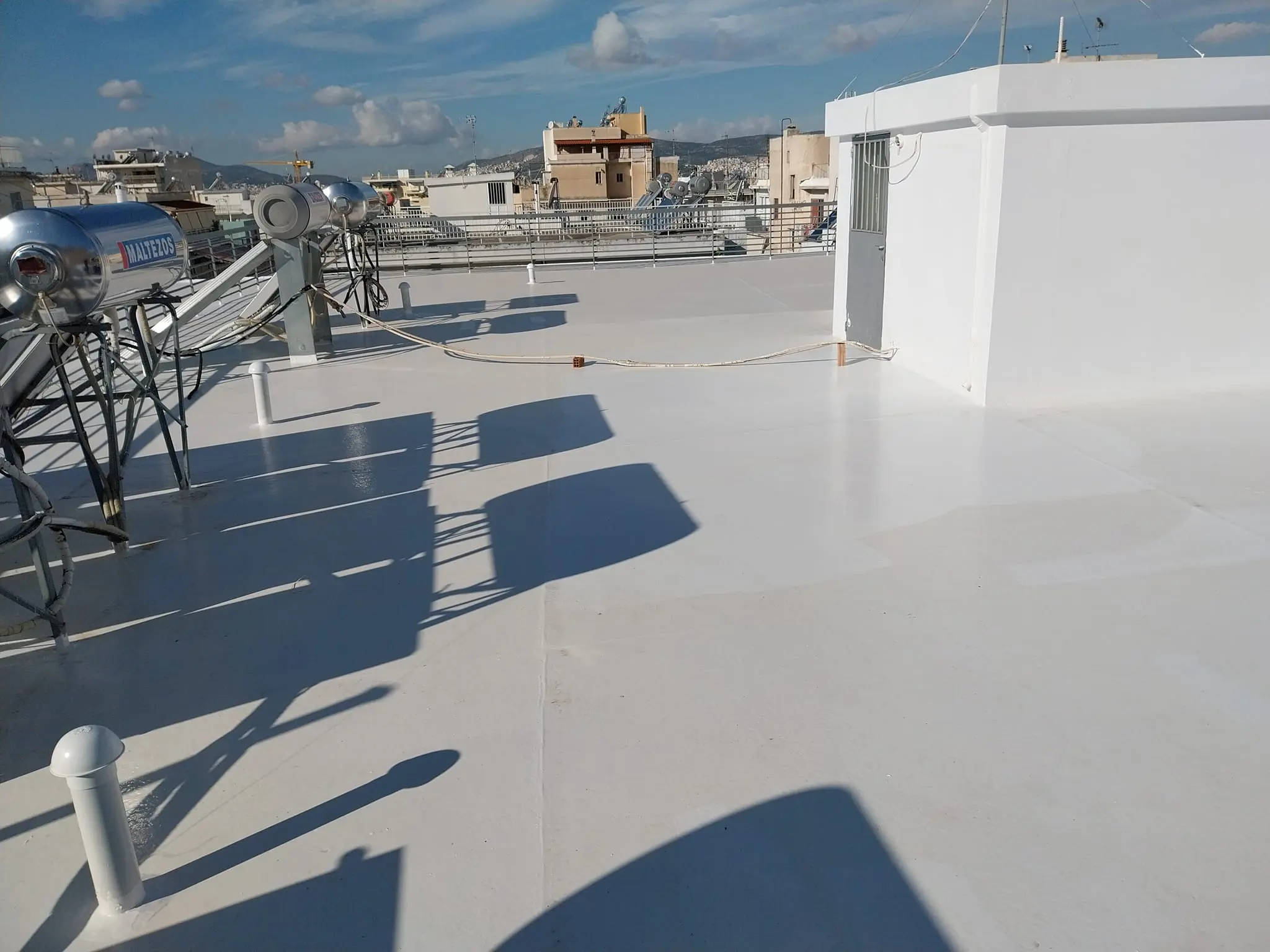 λευκό υβριδικό blanc fixe 3 σε ταράτσα